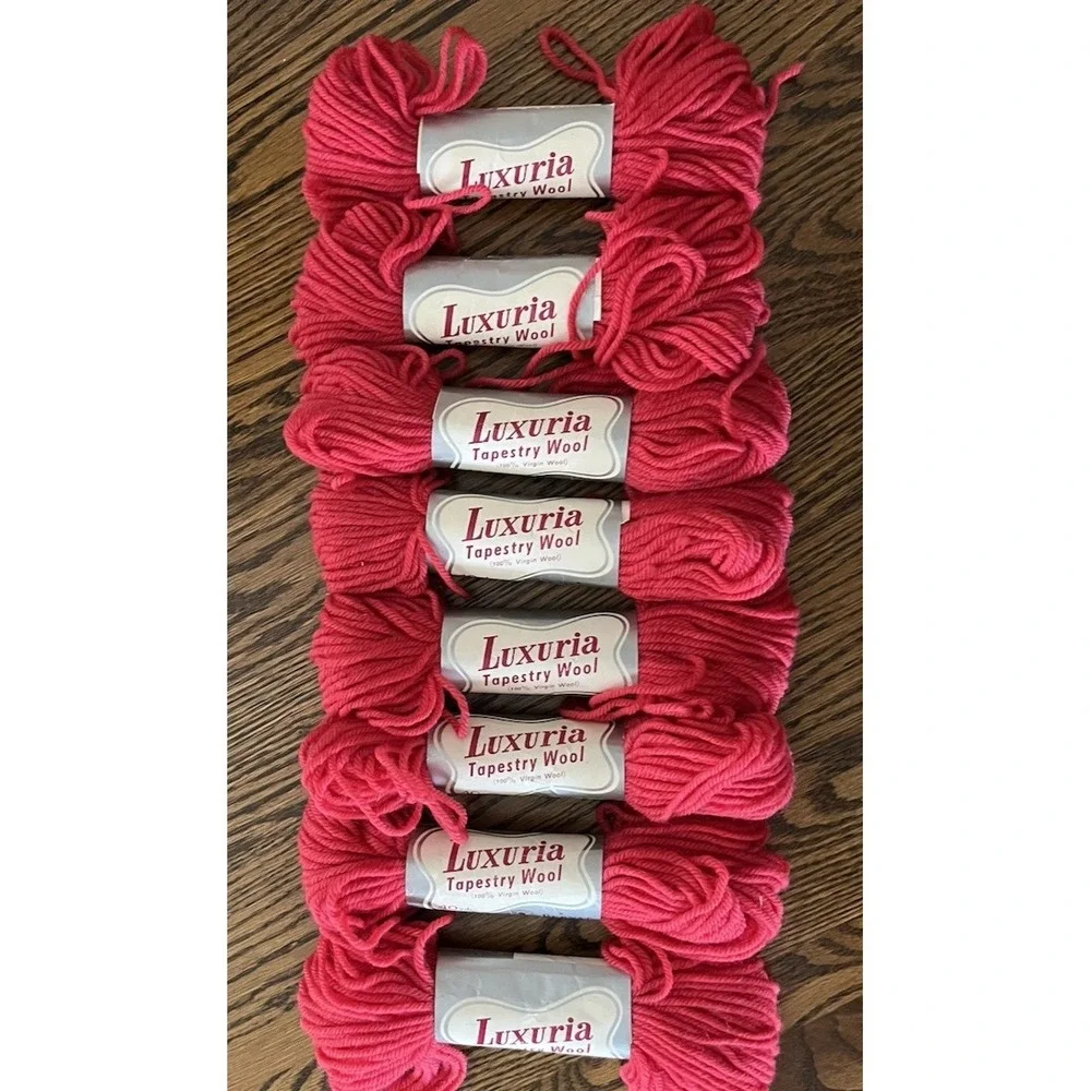 Luxuria 100% Wool Tapestry Worsted Yarn 8 Skeins Color 5032 Lot 2 Strawberry VTG - Picture 2 of 6